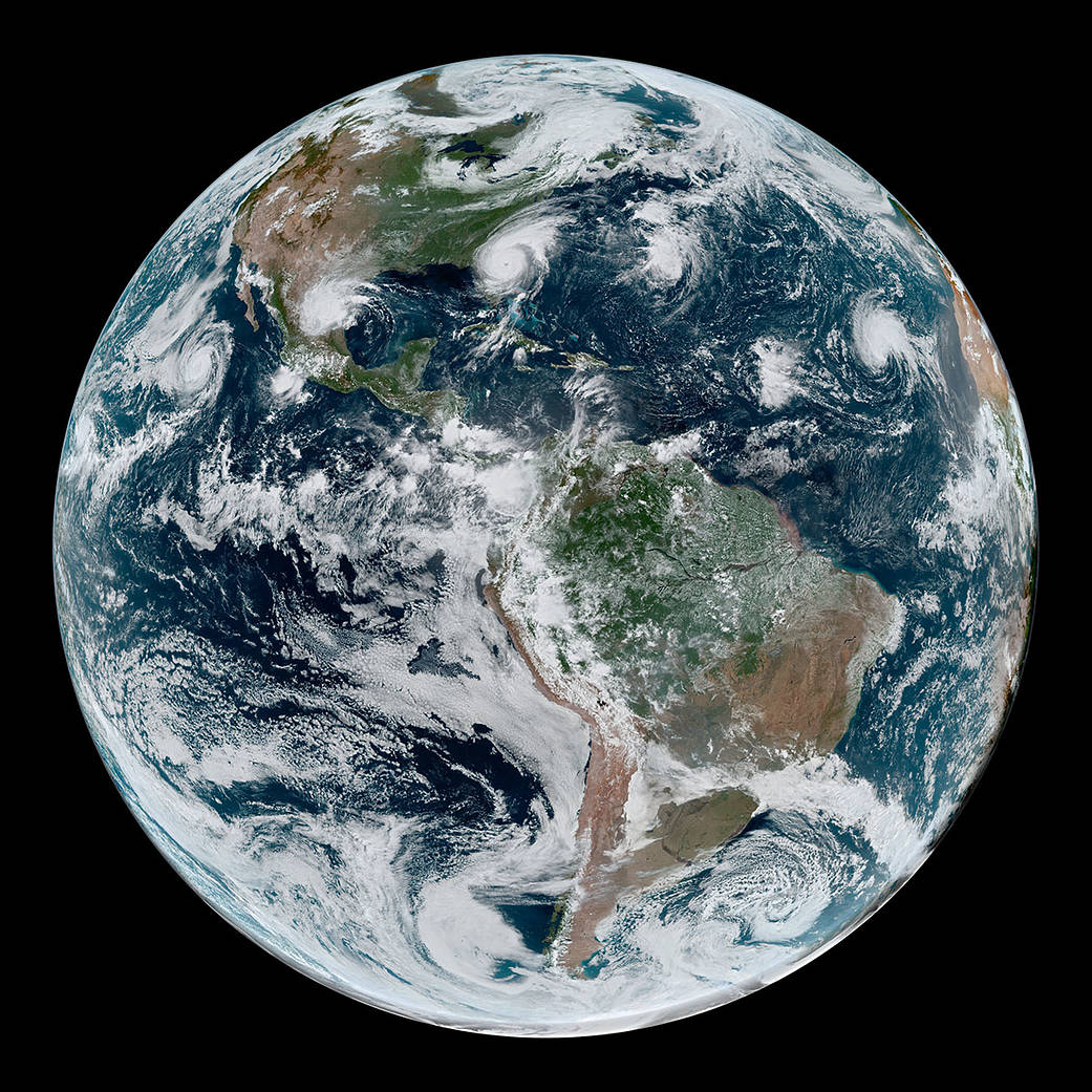 Tierra iluminada, por NASA