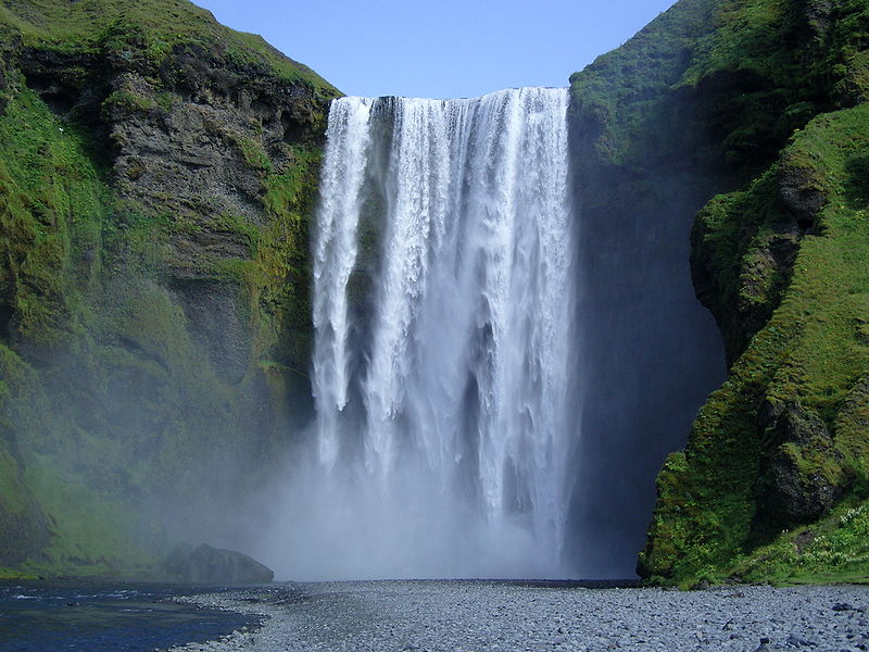 La cascada Skogafoss: Belleza entre una leyenda