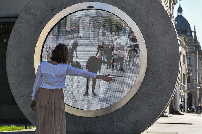 There is a portal that connects Poland and Lithuania