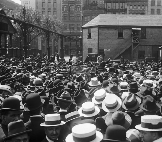 Arrestada por promover el uso de anticonceptivos: la historia de Emma Goldman