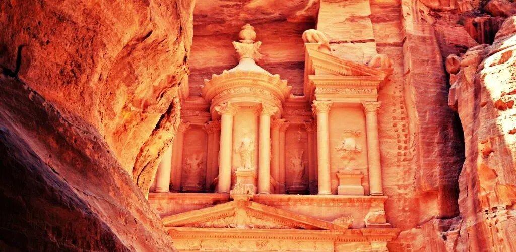 Petra: la ciudad perdida cuyo 85% permanece oculta bajo tierra