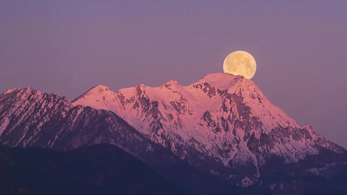 luna llena de nieve