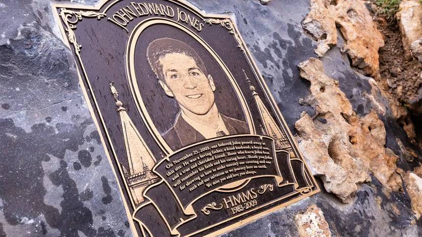 Memorial en honor a John Jones.