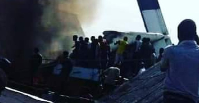 El avión que se estrelló cuando los pasajeros entraron en pánico al ver un cocodrilo a bordo