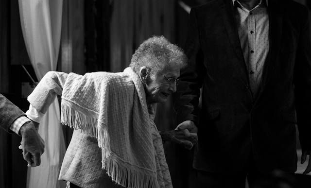 Cómo Reseñar la Casa para Ancianos y Discapacitados