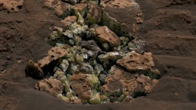 Descubrimiento increíble en Marte: Extraños cristales verdes