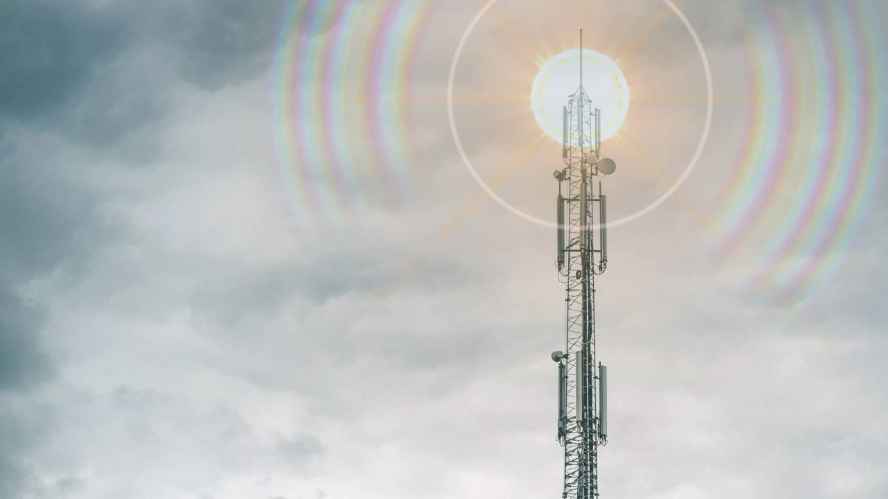 Científicos descubren una tecnología sin batería que usa la energía de las señales de radio y WiFi