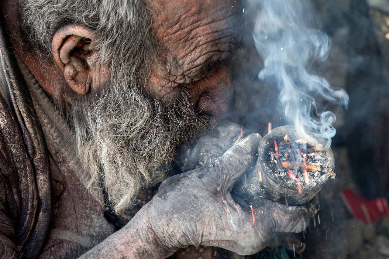 Amou Haji: el hombre que se negó a bañarse por más de 60 años