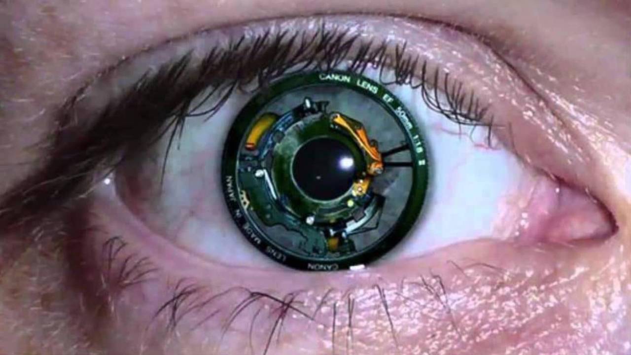 Implante ocular permite a personas con pérdida de visión leer y resolver crucigramas