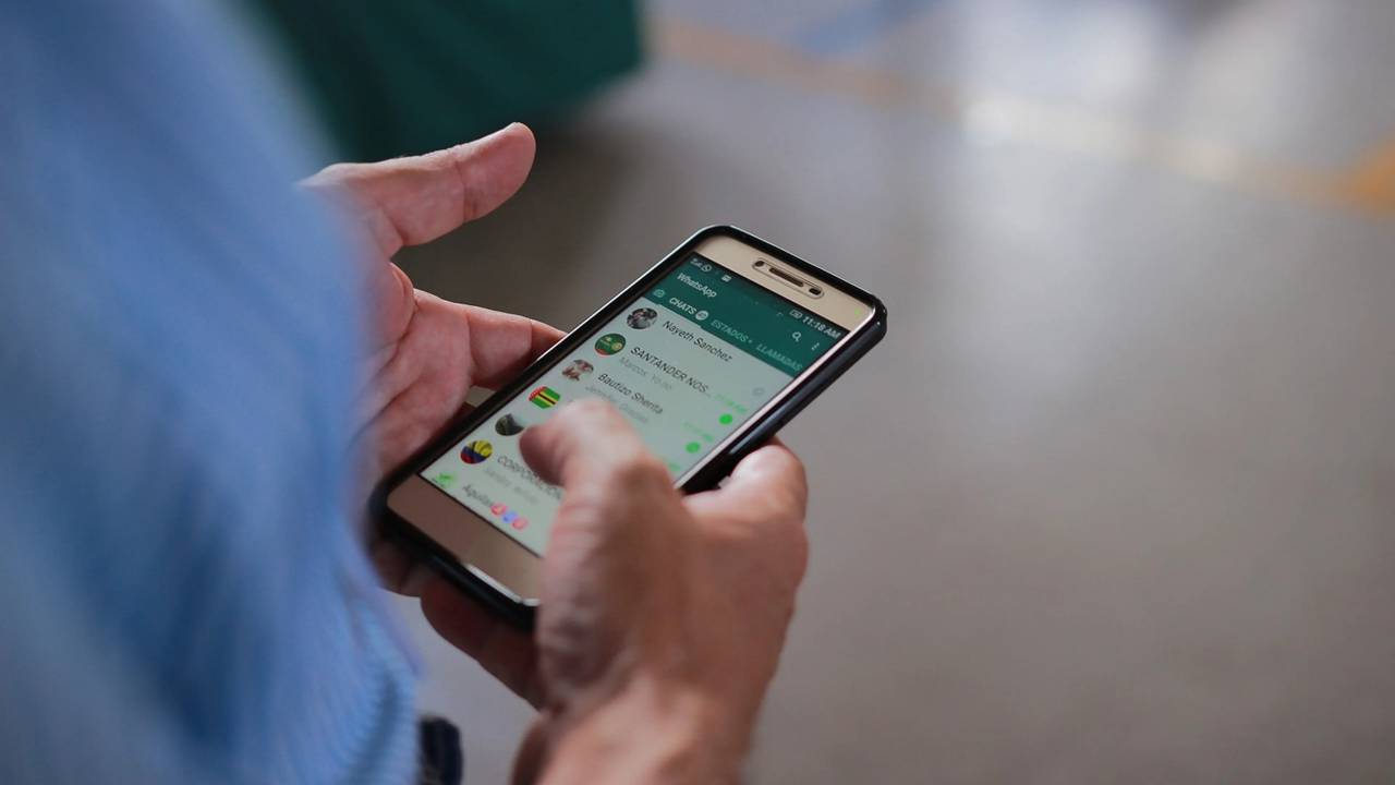 El FBI advierte a los usuarios a dejar de usar WhatsApp, Facebook Messenger y Signal antes de que sea “demasiado tarde”