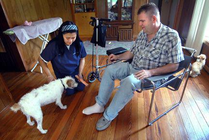 El perro que salvó a su dueño al morderle un dedo y la increíble historia que siguió